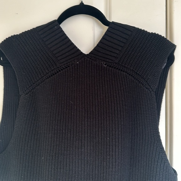 Black sweater v neck vest - Picture 3 of 6